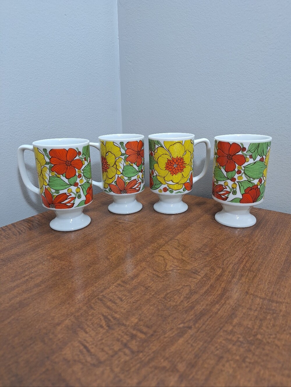 Vtg 60s-70s Goodwood Flower Power Set Of 4 Pedestal Coffee Mugs Retro Orange